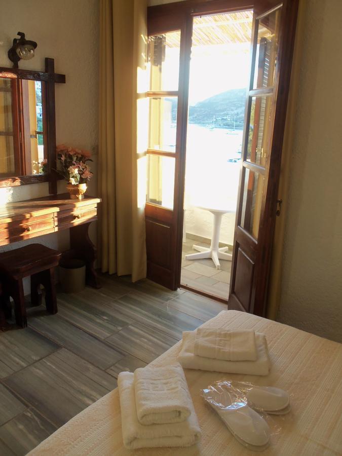 Alexandros Hotel Grikos Bay  エクステリア 写真